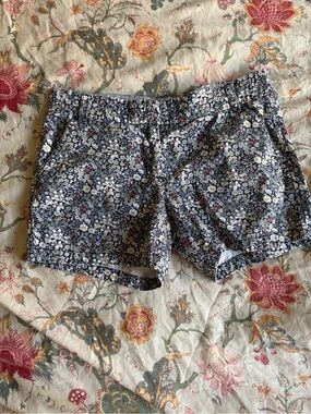 J.CREW Liberty Art Fabrics Blue Floral Chino Shorts Women's Size 6